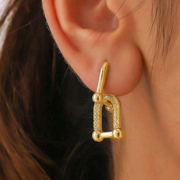 NEW! 18K Gold Plated Link Pave Diamond Minimalist Hoop Earrings - Picture 1 of 5